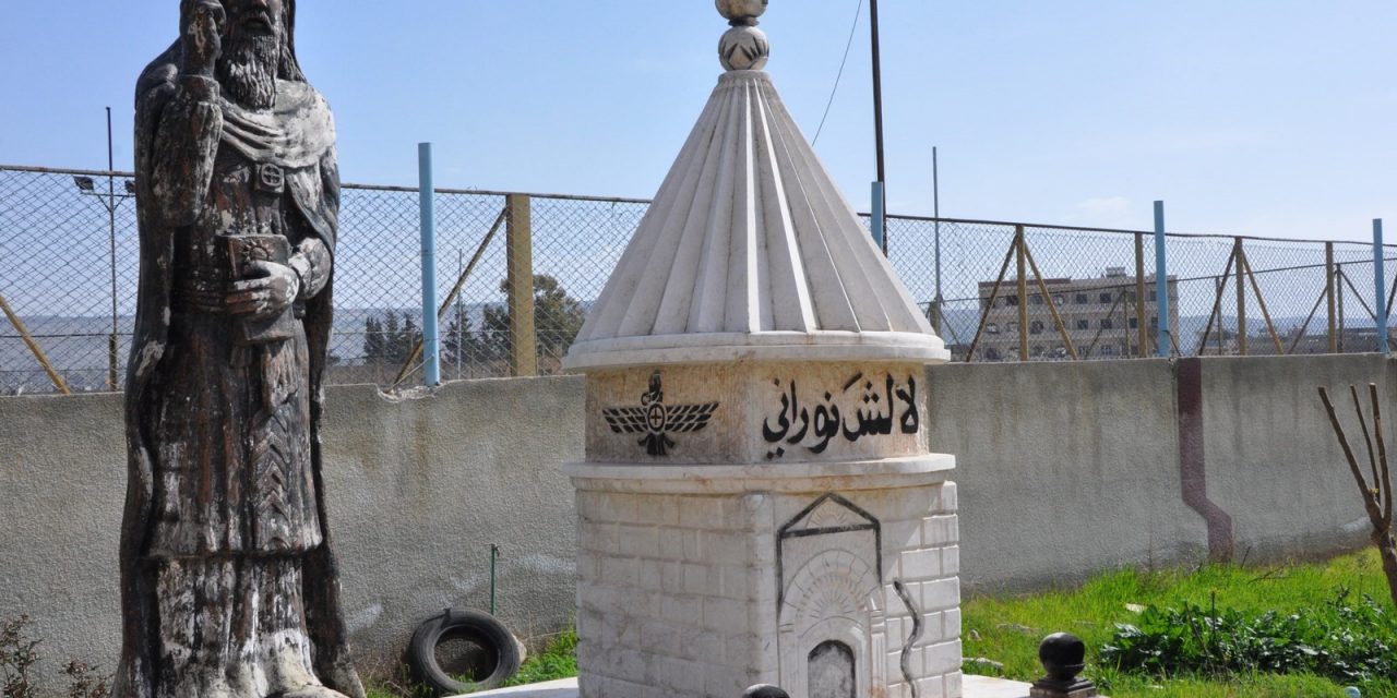 Çete êzidiyên Efrînê bi zorê dişînin mizgeftan
