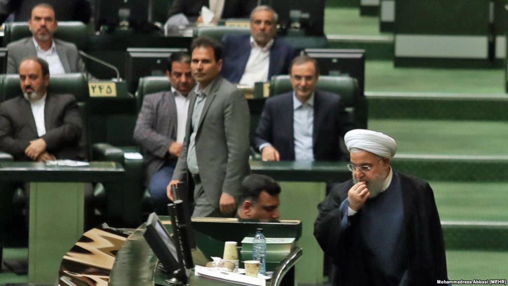 Parlamentoya Îranê hesab ji Ruhanî xwest