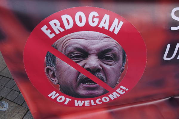 Beriya serdana Erdogan çalakiyên protestoyê didomin