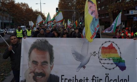 Li Elmanya tecrîda li ser Ocalan û biryara DYA hate protestokirin
