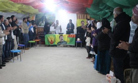 Êzidiyên li Kampa Newroz ji bo Ocalan ketin grevê
