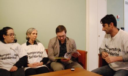 Çalakgerên greva birçîbûnê serdana Parlamenta Swêdê kirin
