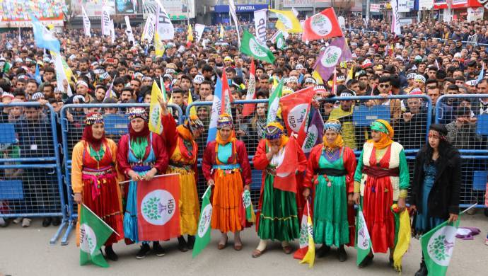 HDP li dijî îtîfaqa AKP-MHP-Îyî Partiyê li Îdirê bi ser ket