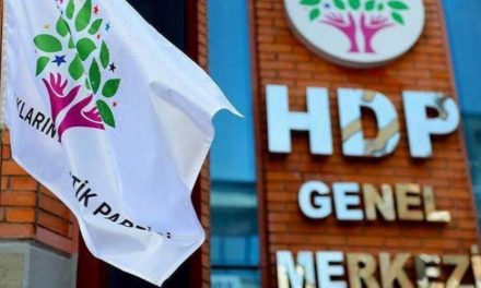 HDP: Roja kedkarên çapemeniyê yên dest ji rastiyê bernadin pîroz be