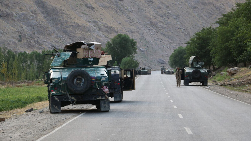 Ji ber pevçûna bi Talîbanê ji hezarî zêdetir leşkerên Efgan reviyane Tacîkistanê