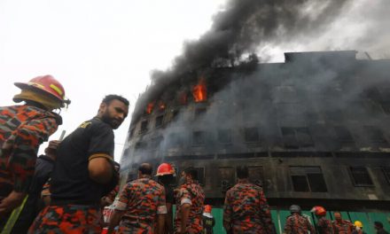 Li Bangladeşê fabrîka şewitî, bi kêmanî 50 kes mirin