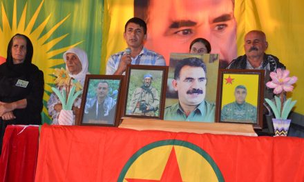 Rojnamevan Seyîd Evran, Ji fermandarên YPG’ê Aslan Qamişlo û Denîz Cevdet Bulbun li Mexmurê hatin bîranîn.