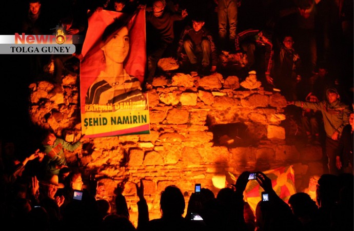 Lehengên bi azweriya azadiyê bûne Newroz