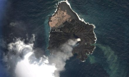Li Pasîfîkê volkan teqiya, giraveke nû çêbû